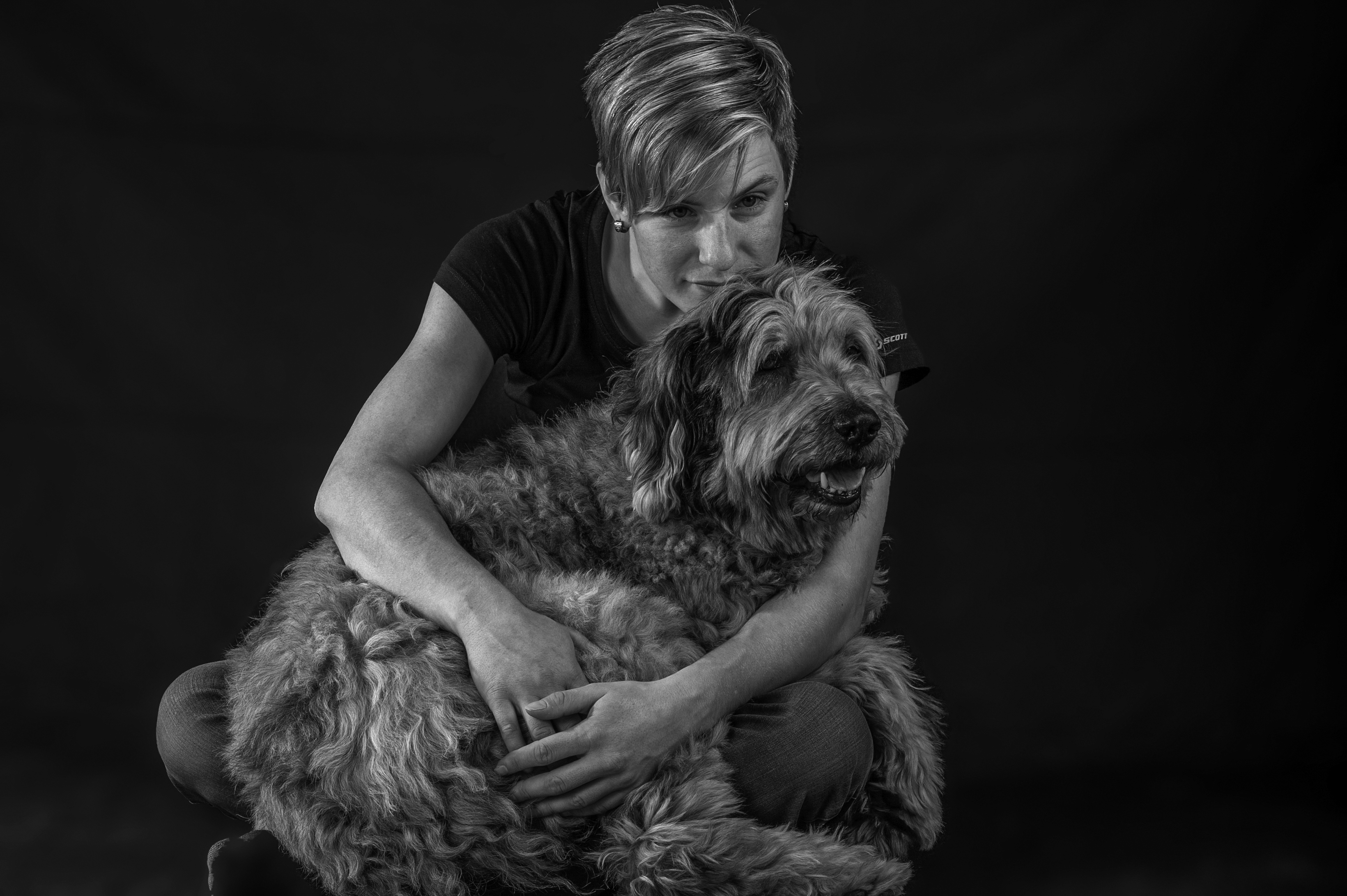 Nadine mit Nepomuk s/w