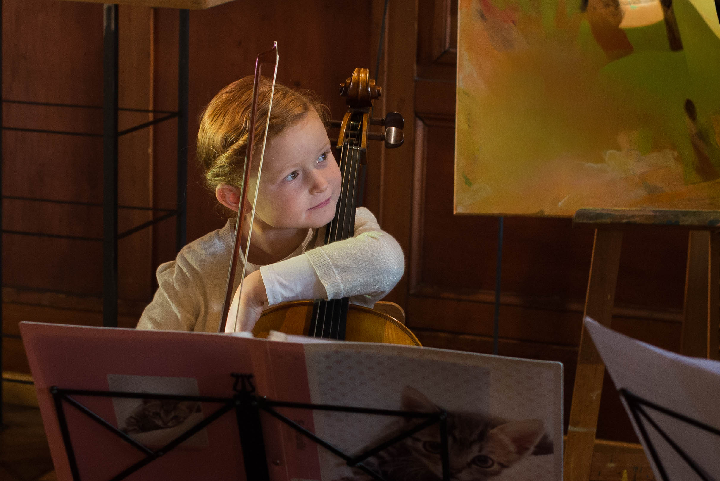 Junge Musikantin – Folklore/Musik – Roland Peter